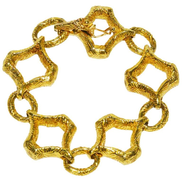 Classic VCA Textured Gold Bracelet - Gem de la Gem